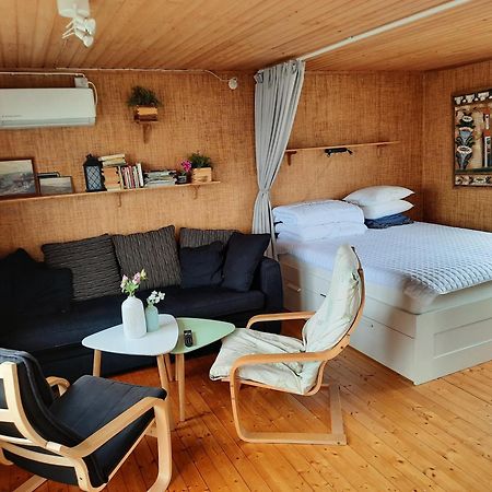 Cabin At The Sea Close To Public Beach With A Jumpingtower Hoviksnas Екстериор снимка